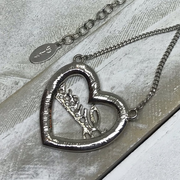 Guess Heart Necklace - Picture 8 of 8